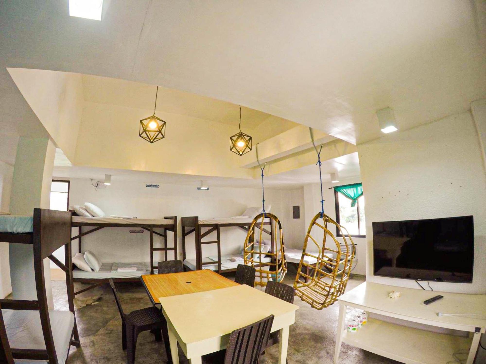 Full Moon Hostel Coron Exterior photo