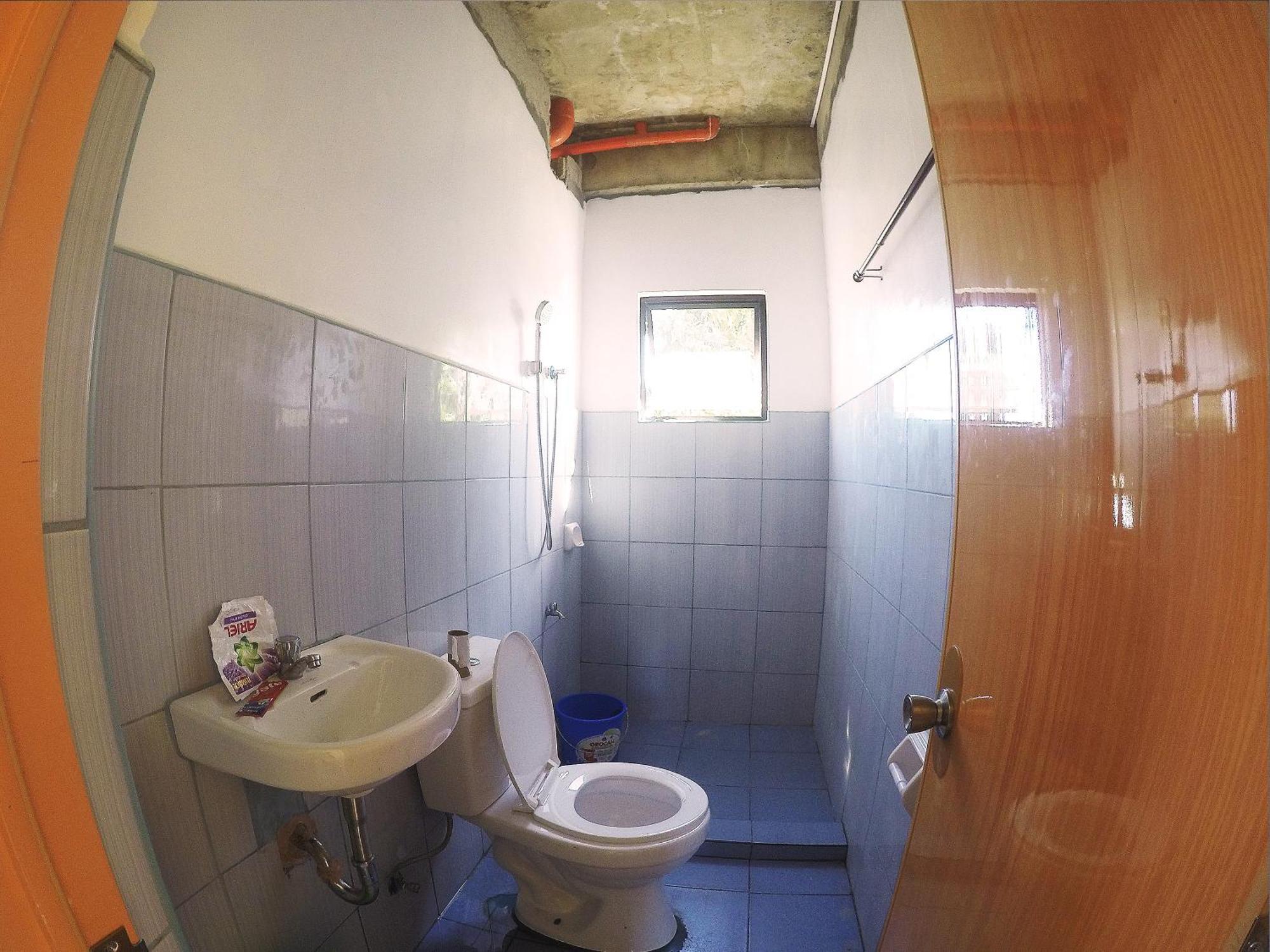 Full Moon Hostel Coron Exterior photo